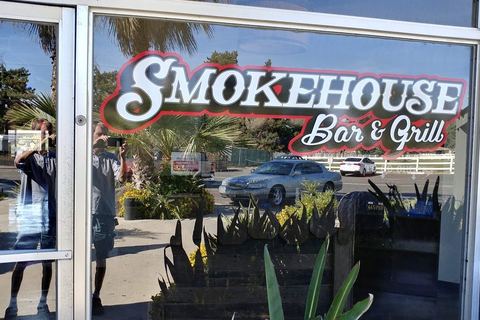 Smokehouse Bar & Grill